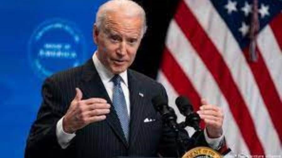 بايدن يوسع قائمة الشركات الصينية الممنوعة من الاستثمار في بلاده