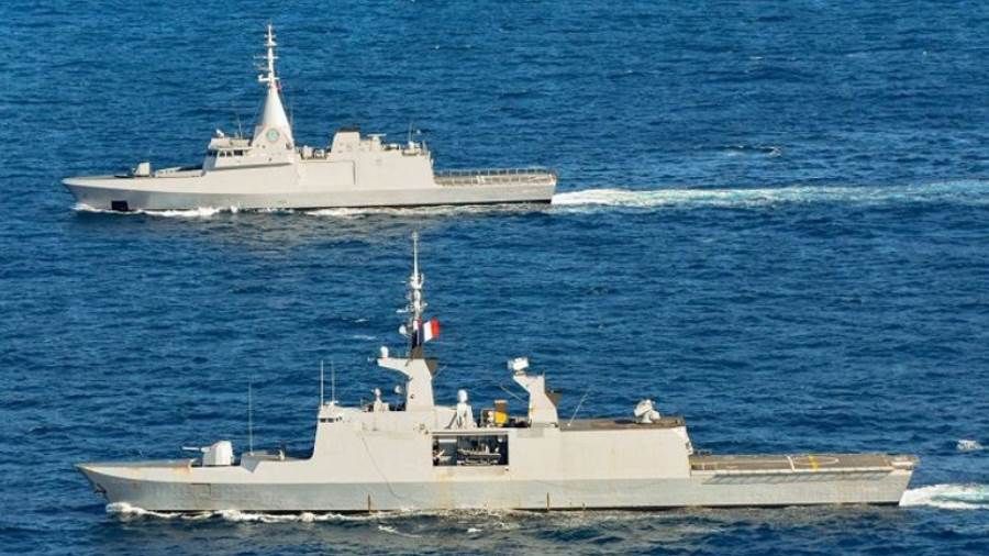 القوات البحرية المصرية ونظيرتها الفرنسية ينفذان تدريبا بحريا مشتركا بالبحر المتوسط