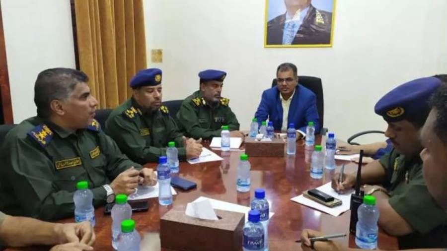 إتمام عملية الأستلام والتسليم بين مدير امن ساحل حضرموت السابق والجديد