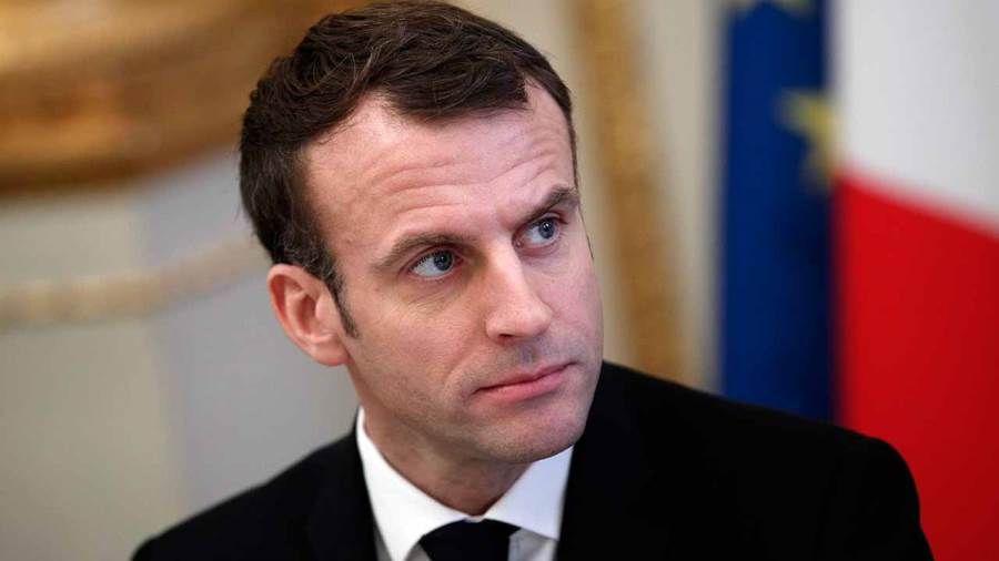 السلطات الفرنسية تلقي القبض على رجل صفع الرئيس إيمانويل ماكرون على وجهه