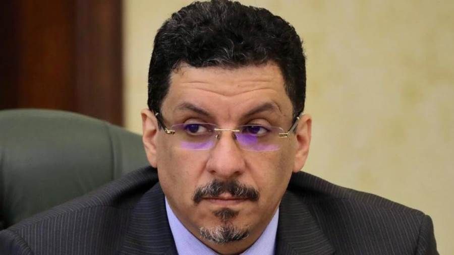 من مسقط.. وزير الخارجية يدعو الحوثيين لاغتنام فرصة "السلام"