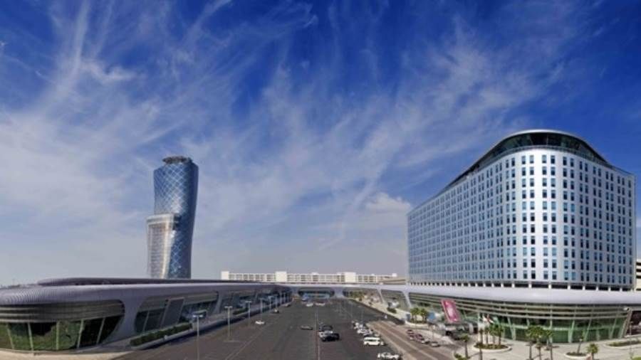 "القابضة" تعرض توحيد أعمال "أبوظبي للفنادق" و "أدنيك"