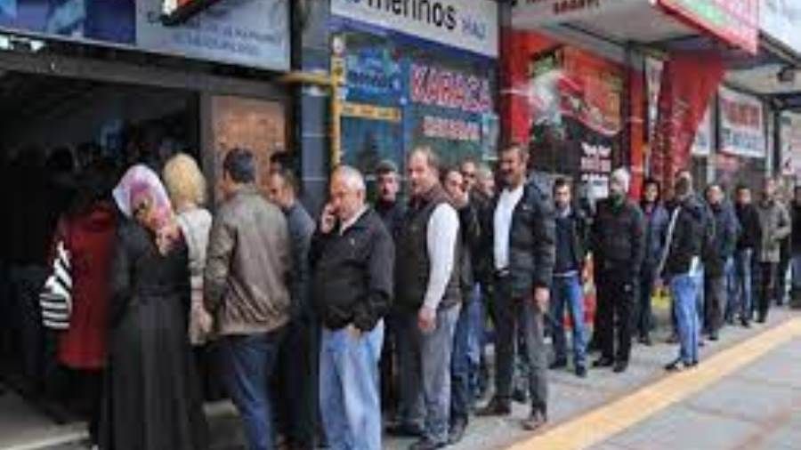 تقرير يكشف أن البطالة الصاعدة تزيد أوجاع اقتصاد تركيا المرهق
