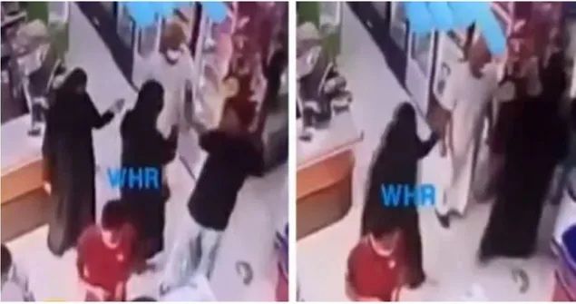 كاميرات المراقبة توثق مشهد أسطوري لسيدة سعودية تلقن شاب درسا قاسيًا بعدما رأته يتحرش بفتاة داخل متجر!! (فيديو)