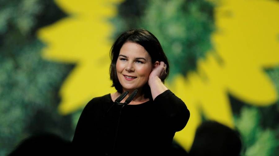 بعد فوزها.. موقف محرج وخطاب متلعثم لـ"خليفة ميركل"