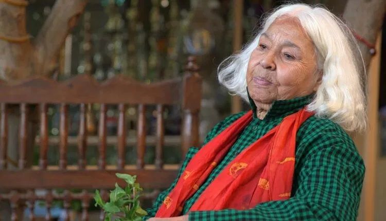 بعد المقاطعة السعودية .. مكتبة جرير توقف بيع كتب نوال السعداوي وتحذف جميع النسخ من موقعها الالكتروني