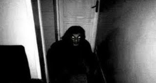 ‘‘كاتبة سعودية ‘‘ شهيرة : تروي قصة شرائها ‘‘منزل مسكون بالأشباح ‘‘ بسعر مغري .. وتكشف أحداث مخيفة حدثت لها ولأسرتها لها .. مالم يكن بالحسبان