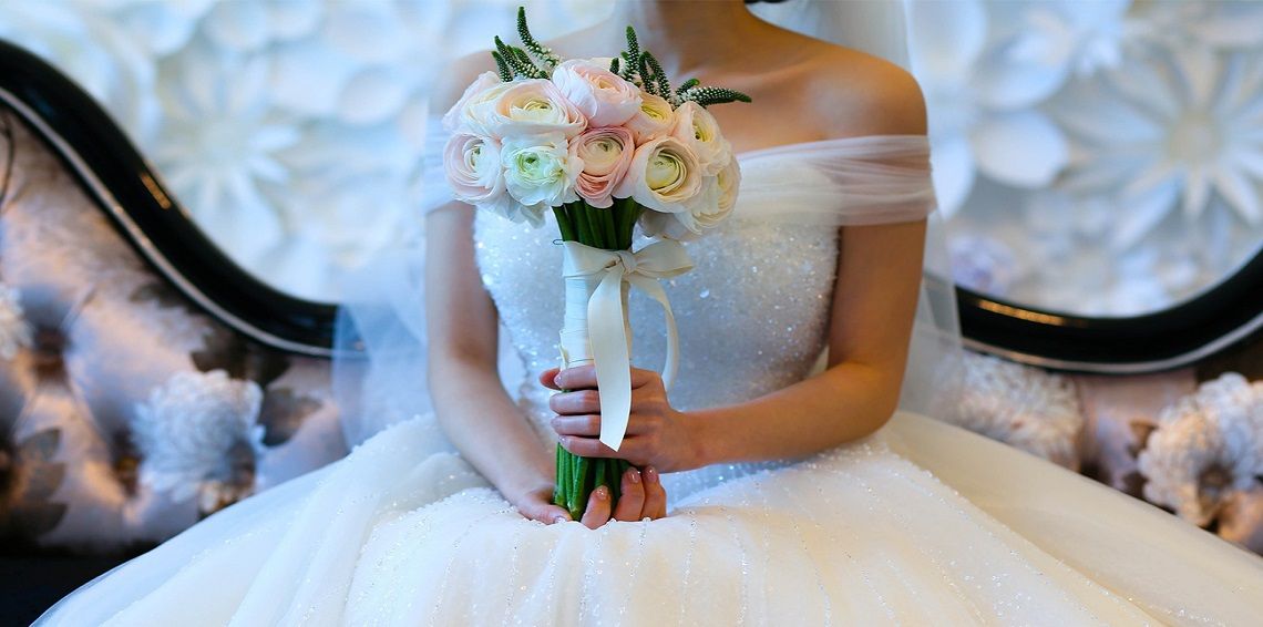 الخليج الان : اغتصاب فنانة مصرية شهيرة أثنـاء حفل الزفاف بطريقة بشعة بسبب جمالها الخـارق من قبل أحد الضيوف حتى سقط مغشيًا عليه (صور صادمة)