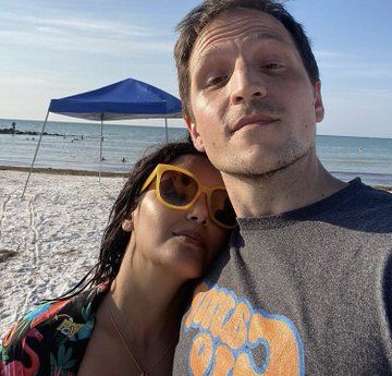 الخليج الان : بعد ظهورها ‘‘بلا ملابس’’ .. السعودية ‘‘أمل الشهراني’’ تعلن ارتباطها بشاب أجنبي وممارسة الرذيلة دون زواج وترتمي في أحضانه (صور فاضحة)