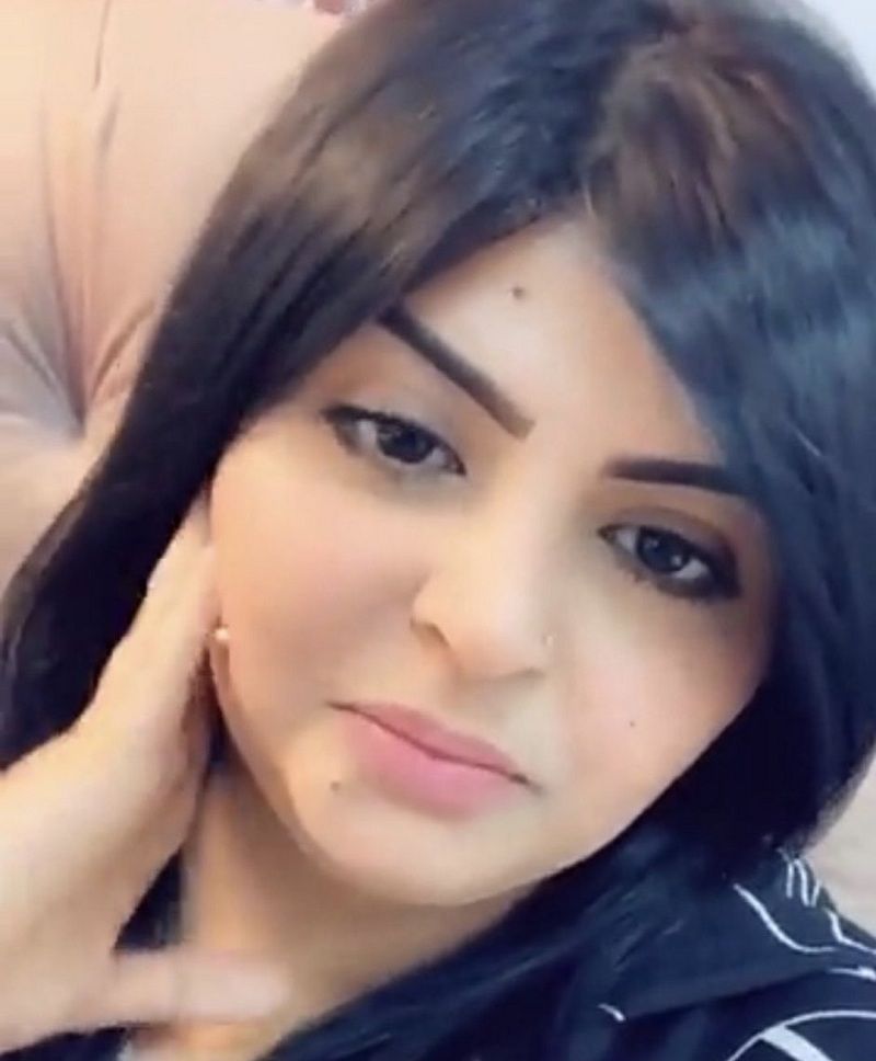 سبحان الله.. شبيهة ريم عبدالله “طبق الأصل” تسلب العقول بأول ظهور وبملابس خطفت أنظار السعوديين .. شاهدوا كيف ظهرت ( فيديو مذهل !!)