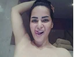 سما المصرى تتخطى الحدود في بث مباشر وتضع هذا الشئ بفمها .. شاهد