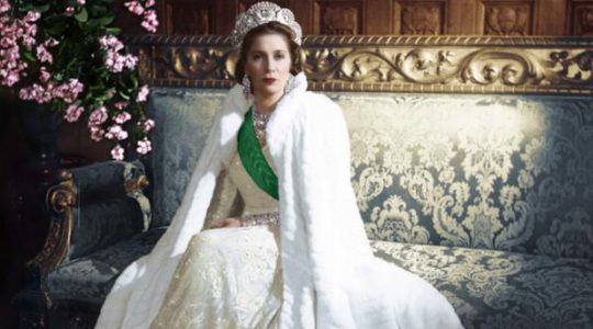 هربت يوم زفافها وتزوجت عرفيًا وجمعها العشق الحرام بزوج ابنتها.. أسرار صادمة عن “ملكة الفضائح” زوجة زعيم عربي شهيرة في التاريخ (فيديو)