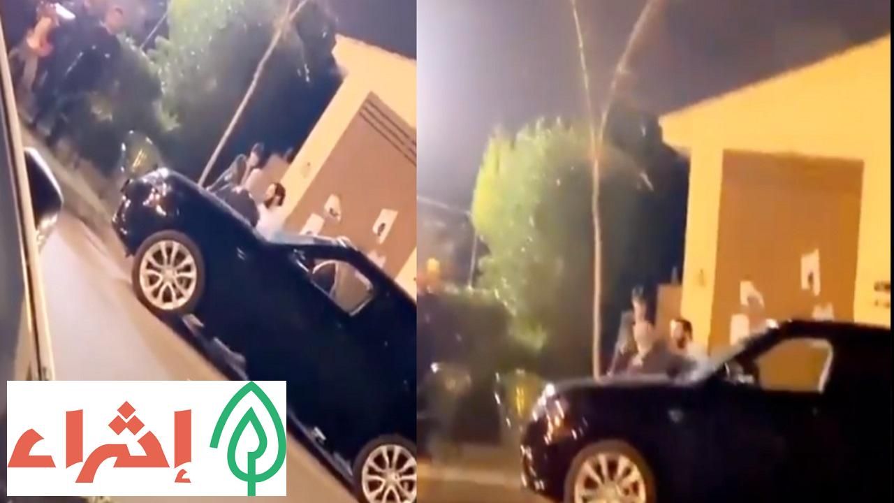 مقطع صادم .. تركي آل الشيخ يضرب شخص في الشارع بالسعودية وأفراد الأمن يتفرجون .. رد على ناشري المقطع (فيديو)