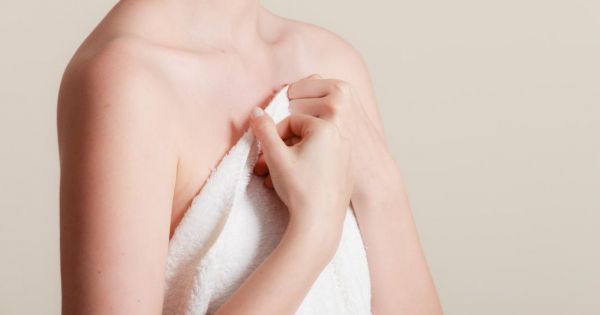 خذلتها ملابسها.. نجمة شهيرة ظهرت "حلمة" ثديها بسبب ضيق الملابس التي كانت ترتديها - بالصور