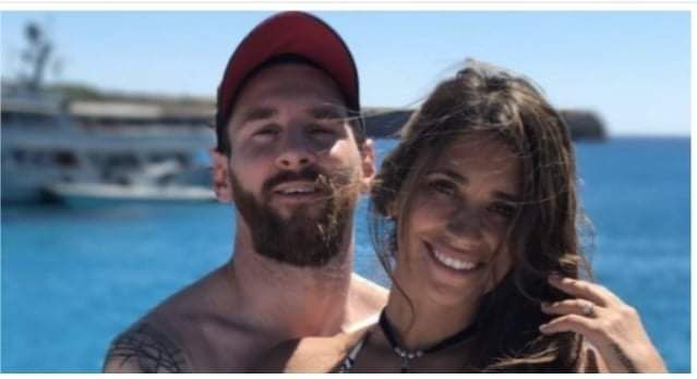 اخبار الخليج : فضيحة ميسي بعد عرض زوجته لمناطقها الحساسة دون ملابس والبرشلونيون يعلقون .. شاهد