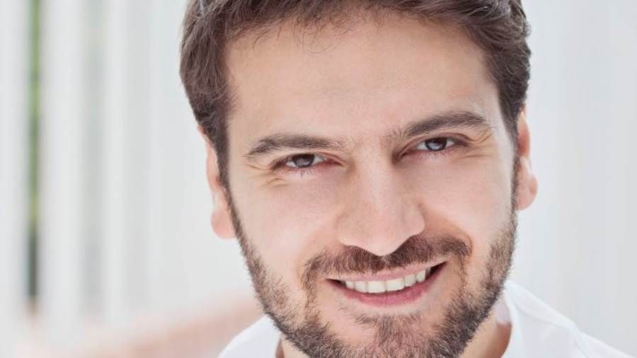 سامي يوسف يعد زوار إكسبو 2020 دبي بمفاجأة