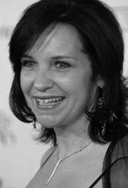 تراند اليوم .. لن تصدق .. من هي الزوجة الوحيدة التي انجب منها الملياردير السعودي الأمير "الوليد بن طلال"؟ ولماذا لم ينجب من غيرها؟ (التفاصيل والصور)