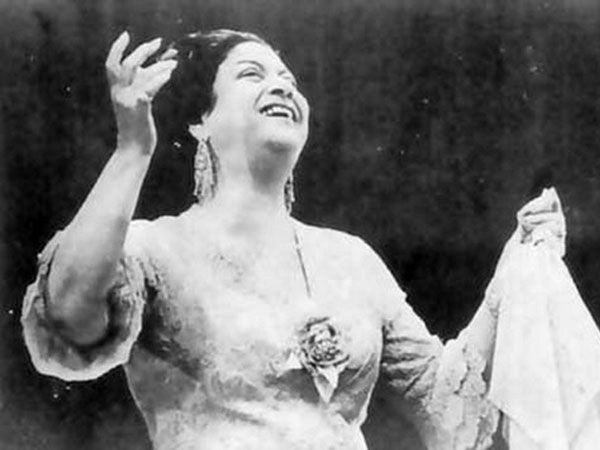 الخليج الان : حفيد أم كلثوم يكشف أسرارا لاول مرة عن كوكب الشرق ويفجر مفاجأة عن اسمها الحقيقي