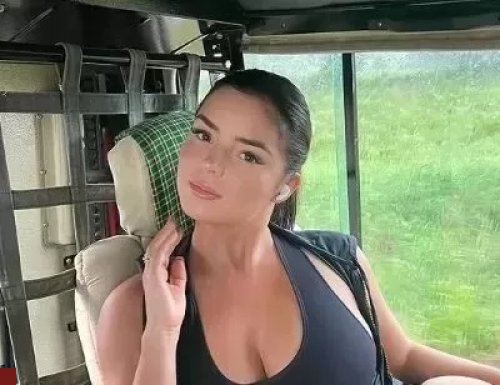 ديمي روز تتخطى الحدود وتظهر دون أن ترتدي أي ملابس تماماً وأنكشاف ما كان المستور للعلن وبكل وضوح !! (شوف دلوقتي)