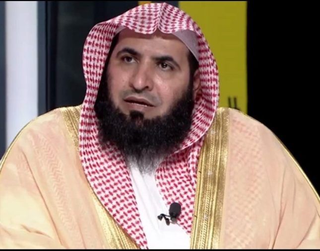 الشيخ أحمد الغامدي: يجوز للمرأة الصلاة كاشفةً شعرها في هذه الحالة!