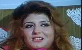 كلام في الفن : اعترافات ساخنة تفجرها نجمة الإغراء (سهير رمزي) وتكشف تفاصيل فيلمها الممنوع من العرض بسبب كثرة المشاهد الساخنة فيه ،، وتعترف بكل جرأة : (لم استطع منع البطل من اكمال المشهد وطلبت منه عدم التوقف)!.