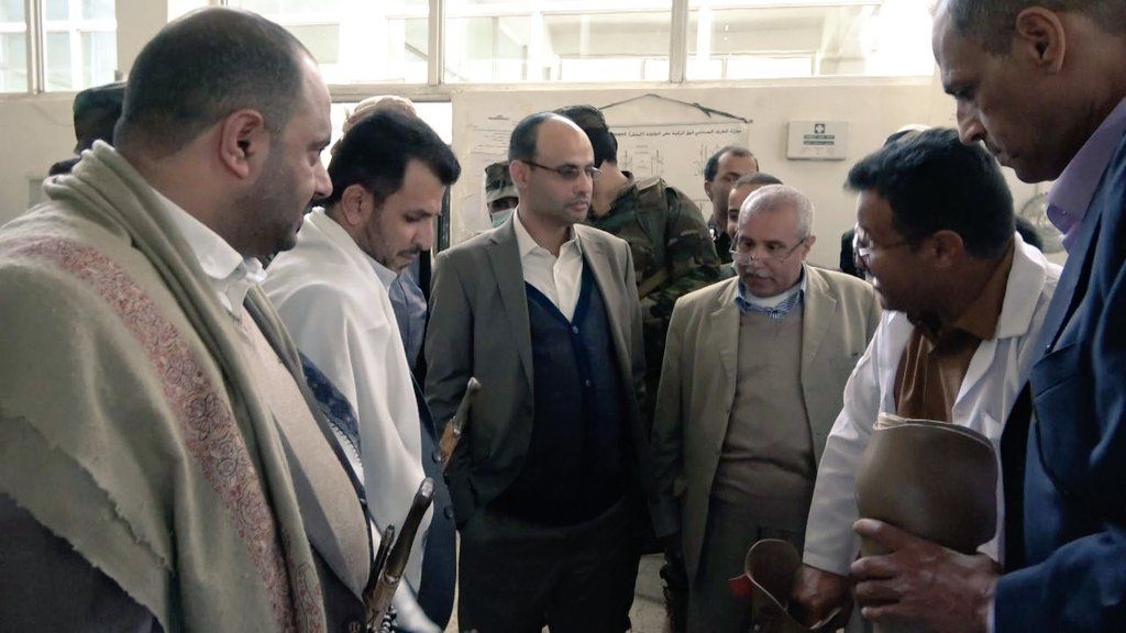 تراند اليوم .. اتفرج: القيادي الحوثي مهدي المشاط يتجول في شوارع صنعاء بعد تداول أخبار عن مقتله بقصف جوي (صور)