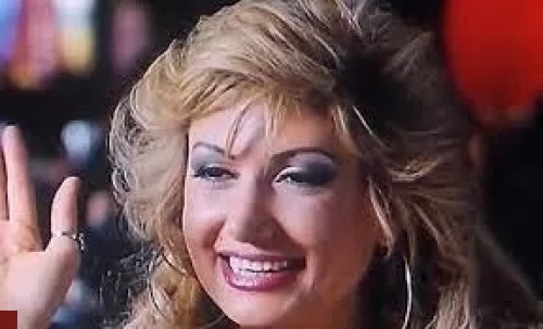 اقترب عمرها من 60 عاماً.. أشهر وأجمل عانس بالوسط الفني كافة حتى الآن لم تتزوج لأسباب غريبة جداً.. والصدمة في هويتها !! (شوف دلوقتي)