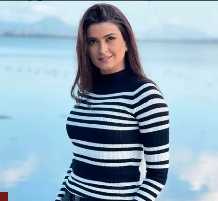 الكشف لأول مرة عن مقدار ثروة مذيعة قناة الجزيرة ‘‘علا الفارس’’ .. شوف دلوقتي المفاجأة الضخمة كم تملك من الأموال !!