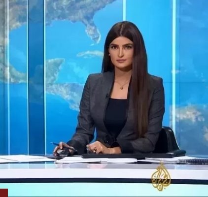 مذيعة الجزيرة ’’علا الفارس‘‘ تُظهر وجه زوجها لأول مرة بظهور صارخ .. والجمهور غير متوقع ومصدوم مما رآه !! (صورة)