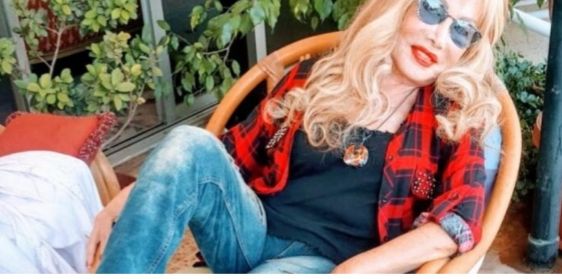 هذه العجوز المسنة كانت فنانة جميلة وجريئة بشكل لا يصدق.. تزوجت في عمر الـ17 وعشقها العندليب ورشدي أباظة حد الجنون!!