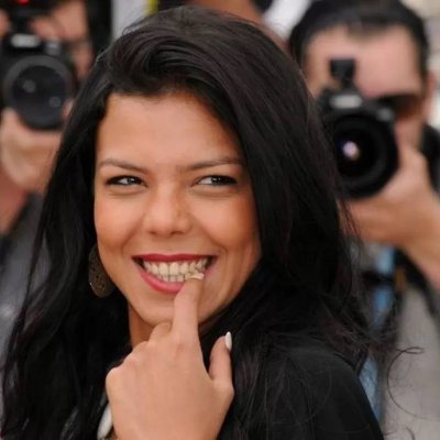 نجمة الإغراء ناهد السباعي تتخطى المحظور في تصريحات جريئة : كنت بنام في النص بين أمي وجوزها وهذا ما كان يحدث ؟