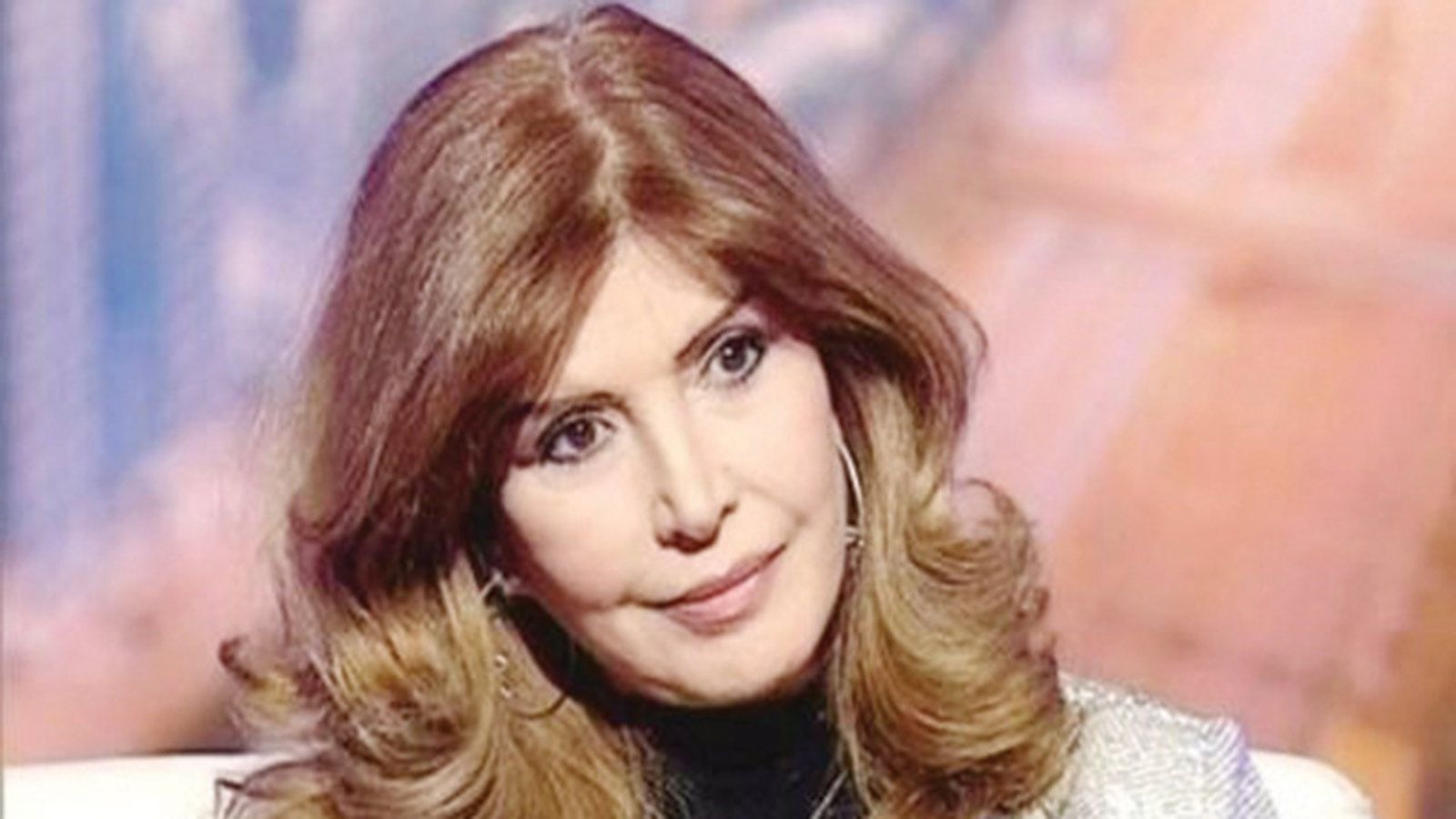 ”مين هو الممثل اللي استمتعتي بالعمل معاه وحبيتيه“ ... ميرفت أمين تجيب بدون خجل .. لن تتوقع من هو!