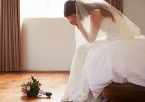 زوجة تبكي وتصر على وجود والدتها معها في ليلة الدخلة.. و ما قالة مبروك عطية للزوج صدم الكل ولم يتوقعة أحد !! (فيديو)