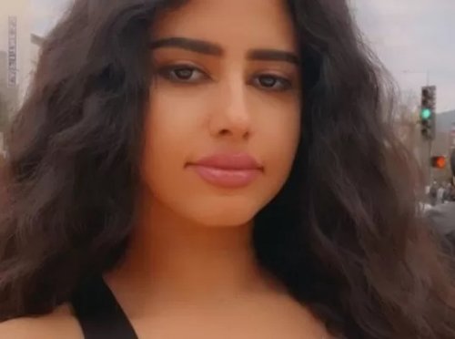 مودل آش تكشف عن جسدها كاملاً بروب الإستحمام الشفاف والذي أظهر ما تحته بكل وضوح !! (شوف دلوقتي)