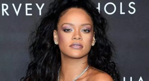 المغنية الشهيرة ريهانا تستعرض حملها وهي دون ملابس كلياً.. أنكشفت كل أجزاء جسدها للعلن !! (شوف دلوقتي)