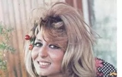 خلع لها كل ملابسها الداخلية في مشهد ساخن .. سهير رمزي تفجر تصريحات نارية : (هذا الفنان أشعل نشوتي واثار شهوتي بهذه الطريقة وتمنيت ان يكون زوجي.) !! لن تصدق من يكون ...شوف دلوقتي