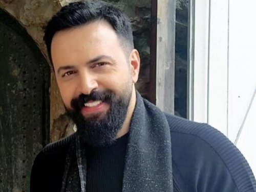 فولة وانقسمت نصفين.. شاهدوا كيف أصبح ابن تيم حسن من طلقيته بعدما كبر وأصبح شابًا وسيماً في غاية الجمال..لن تستطيعوا التفريق بينه وبين والده!!