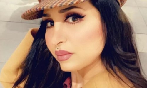 السعودية المثيرة للجدل : هند القحطاني تفجر الأنترنت بوصلة رقص شرقي فاضحة أستعرضت فيها كل جسدها ومفاتنها !!