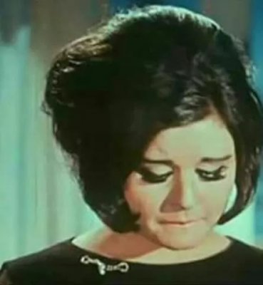 في فيلم للكبار فقط : صراخ هستيري لـ ’’سعاد حسني‘‘ في اقوى مشهد خادش مع رشدي اباظة والمخرج لم يهتم لصراخها وجعل البطل يكمل متعته حتى النهاية !! (تفاصيل ما حدث)