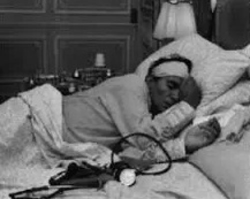 انكشاف السر المخيف والغامض .. لماذا أمر الشيخ الشعرواي ببقاء جثمان العندليب عبدالحليم حافظ ليلة كاملة في المسجد؟! .. وهولاء من كانوا برفقته. | تفاصيل صادمة