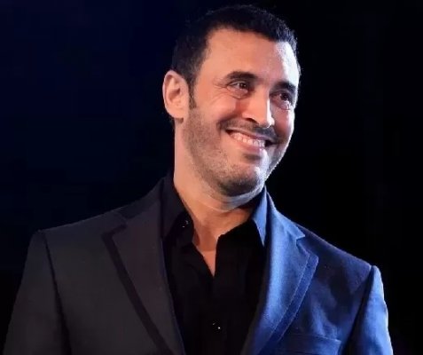 جمال رباني لا تملكه أي امرأة على وجه الارض .. زوجة القصير ‘‘كاظم الساهر‘‘ تغلب كل الفنانات بجمالها الساحر وكأنها حورية من حوريات الجنة !! (صورة)