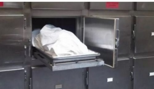 تفاصيل مُثيرة :شاب مصري أعلن الأطباء وفاته ووضعوه في ثلاجة الموتى وبعد ساعات سمع حارس الثلاجة اصوات ارعبته.. وعند ما فتح الباب كانت الصدمة التي لا تخطر على البال؟شوف دلوقتي