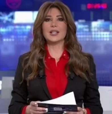 مذيعة قناة العربية الحسناء (منتهى الرمحي) نسيت أنها على الهواء مباشرة .. فقدت السيطرة على نفسها أمام المشاهدين ومافعلته بدون خجل صدم جميع المتابعين (شوف دلوقتي الفيديو)