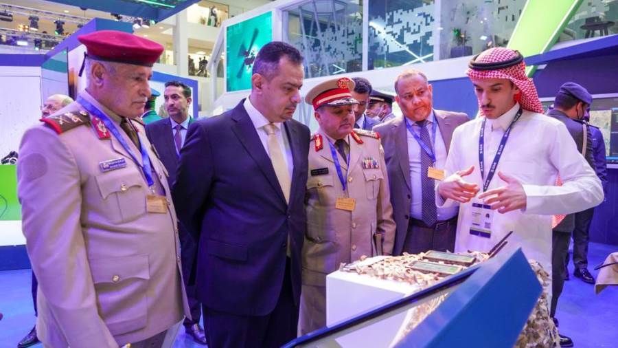 معين عبدالملك يزور معرض الدفاع العالمي 2022 في نسخته الأولى بالرياض