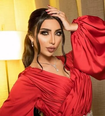 شوف دلوقتي : المغربية دنيا بطمة تكسر كل الحواجز بالجلد الملتصق على أفخاذها وبشكل فاضح فصل كل شيء!! (صور)