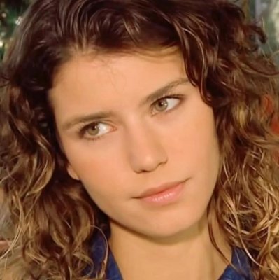 نجمة العشق الممنوع ’’بيرين سات‘‘ بوقاحة شديدة تُمارس الرذيلة علنًا أمام الكاميرا ولا تخجل! .. أنضرو ماذا فعلت وصدمت الجميع؟