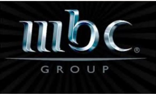 بحالة سُكر.. مذيعة قناة MBC الحسناء تكشف بالخطأ عن صدرها وخلفيتها و دون أن تعرف بحدوث ذلك !! (شوف دلوقتي)