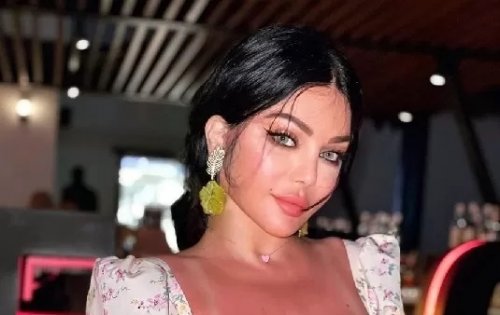 هيفاء وهبي تستعرض خلفيتها بفستان جلد مكشوف أوضح كل شيء !! (شوف دلوقتي)