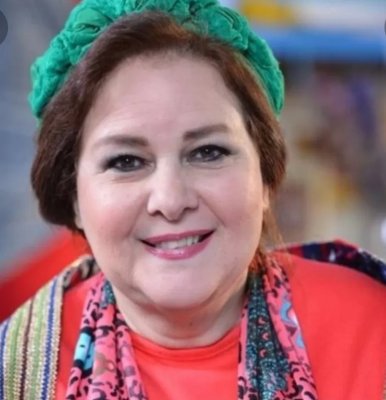 نزعت انبوب الأكسجين من فمها وقامت بأمر غريب وظلت تردد هذه الجملة .. تفاصيل مؤثرة عن آخر اللحظات في حياة الراحلة (دلال عبدالعزيز) في غرفة العناية المركزة مؤلم جدا !.