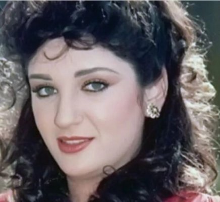 إطلاله صادمة وحالة مزرية يرثى لها لفاتنة الشاشة المصرية ايمان الطوخي بطلة مسلسل (رأفت الهجان). . شوف دلوقتي كيف غدر بها الزمان وأجبرها على الإعتزال وغير ملاحمها الجميلة والحسناء.